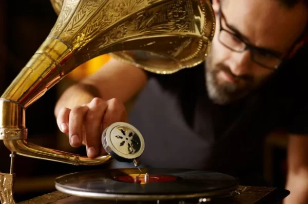 How to Play a Vinyl Record 